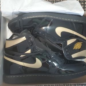 Air jordan  1 high OG black metallic gold